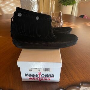Minnetonka Moccasin Booties Sz 10
